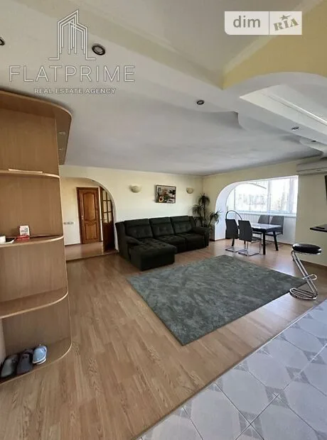 Квартира · 3 кімн · Корчувате