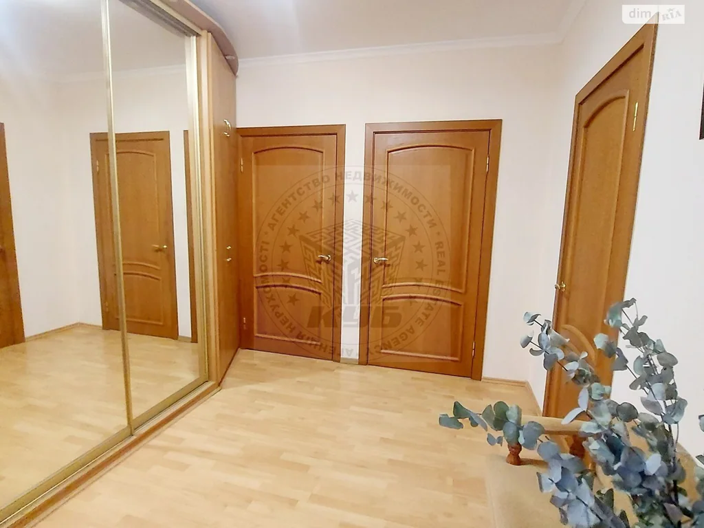 Квартира · 3 кімн · Троєщина