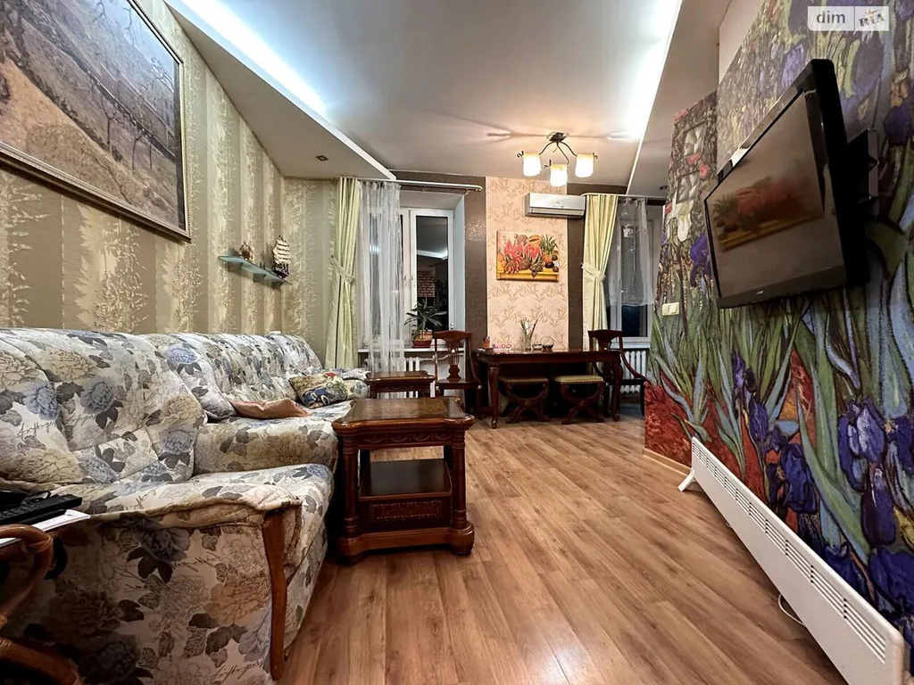 Квартира · 3 кімн · Лук'янівка