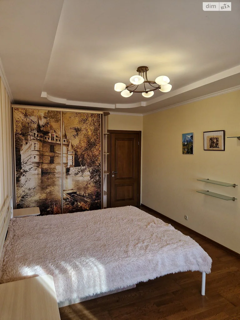 Квартира · 3 кімн · Караваєві Дачі