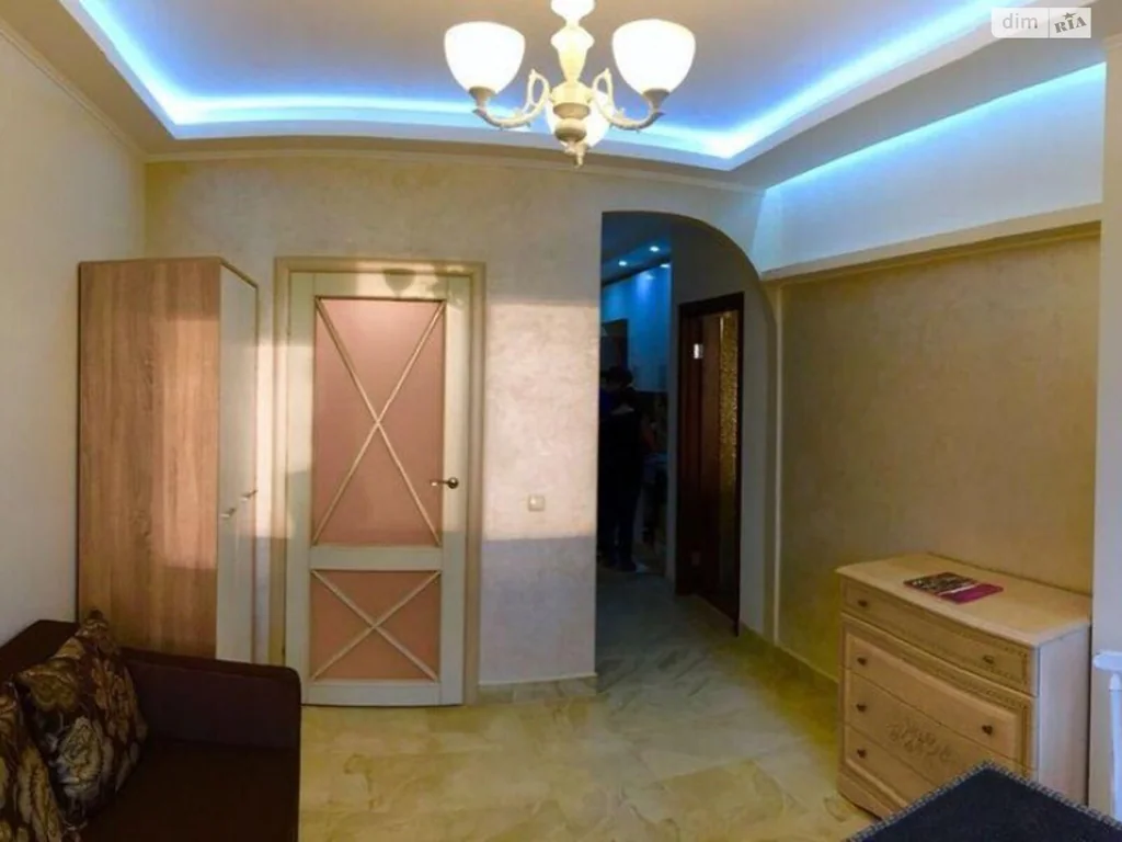 Квартира · 3 кімн · Дніпровський