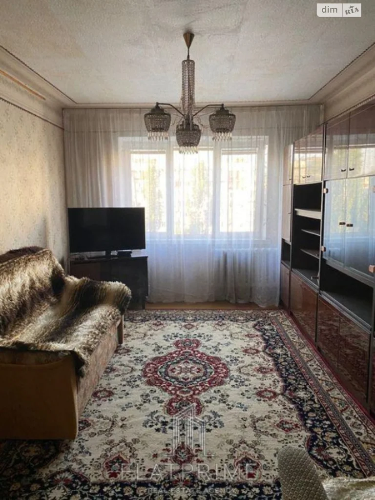 Квартира · 3 кімн · Виноградар