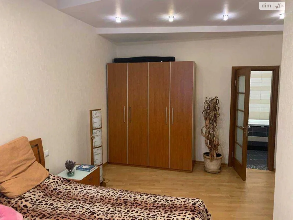 Квартира · 3 кімн · Солом'янський
