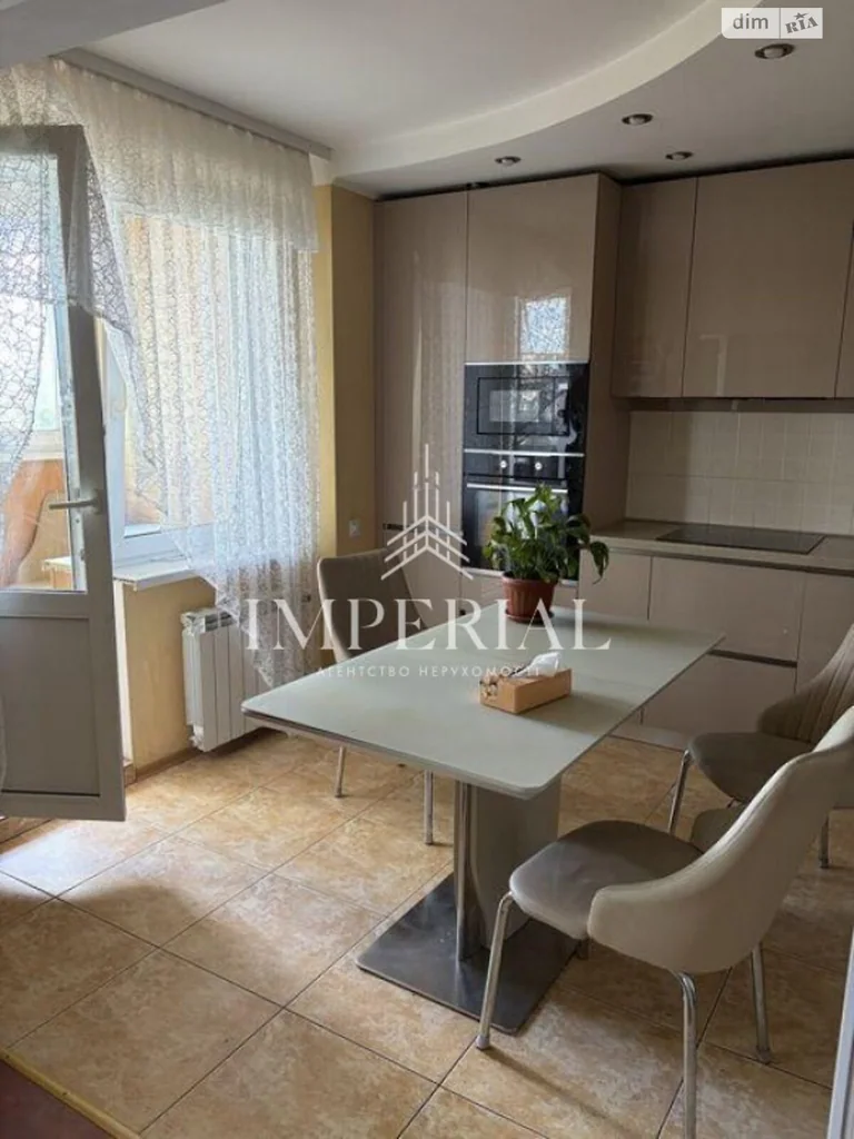 Квартира · 4 кімн · Дарницький