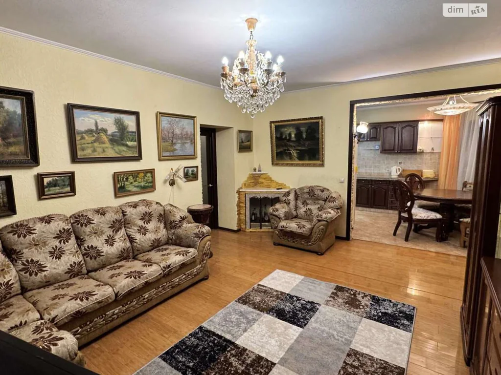 Квартира · 3 кімн · Відрадний